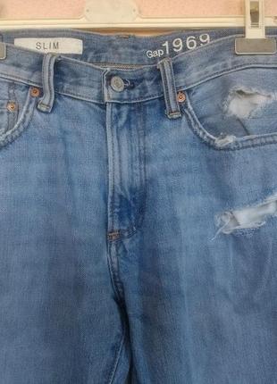 Рваные джинсы gap slim 30х323 фото