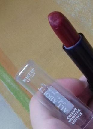 Модная матовая темная помада бордовая цвет вина maybelline super stay
