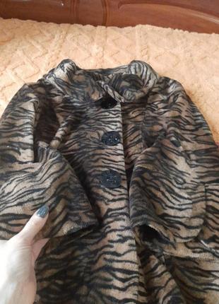 Стильний піджак-болеро тигрового кольору5 фото