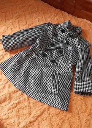 Фірмовий новий піджак, по бірці 44 розмір але підійде на 42-47