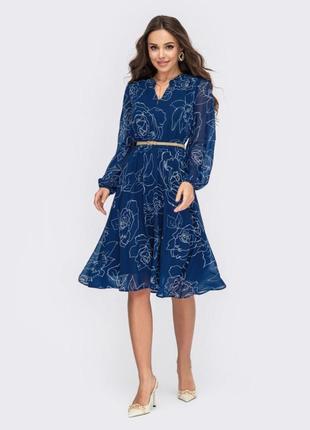 Шифонове плаття у великий квітчастий принт з вирізом синє2 фото