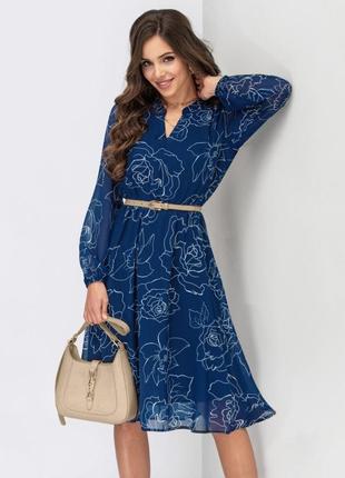 Шифонове плаття у великий квітчастий принт з вирізом синє4 фото