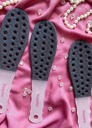 Терка для педикюру весло велике niegelon оригінал з дірочками для чищення п'ят