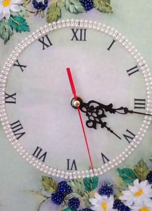 Часы с вышивкой лентами "ромашковый венок"(на заказ)2 фото