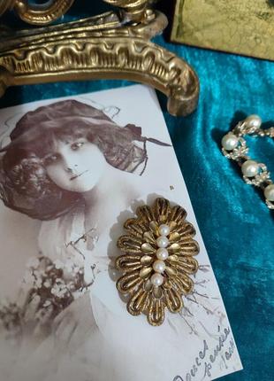 Vintage style брошка квітка з перлинами
