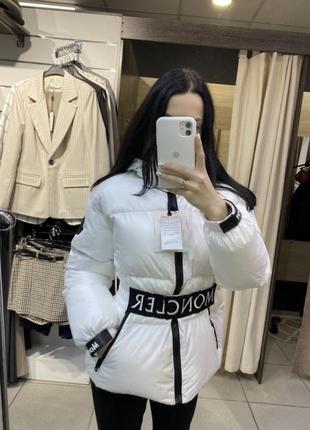 Крутий та теплий пуховик moncler жіночий