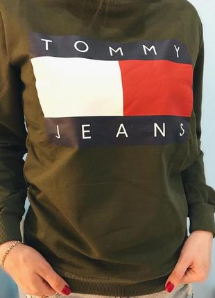 Женский свитшот в стиле tommy hilfiger