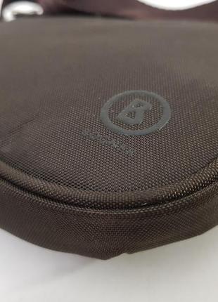 Акуратна фірмова нейлонова сумка crossbody bogner красивого шоколадного кольору5 фото