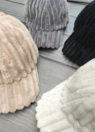 Бейсболки з хутра -хіт сезону4 фото