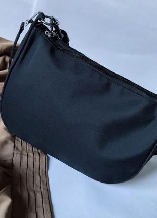 Чорна сумочка з ланцюжком і двома ремінцями8 фото