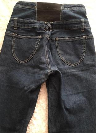 Стильные джинсы с высокой талией3 фото