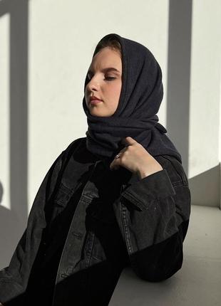 Косынка на голову женская зимняя теплая стильная, современный платок для девушки утепленный темно серогоцвета3 фото