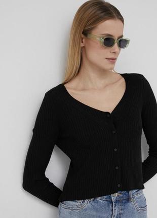 Класичний синій джемпер на ґудзиках