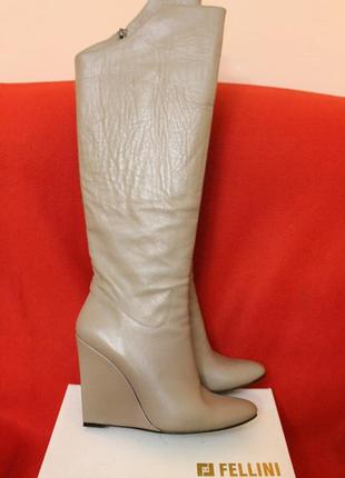 Осінні чоботи fellini