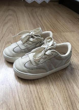 Кросівки zara
