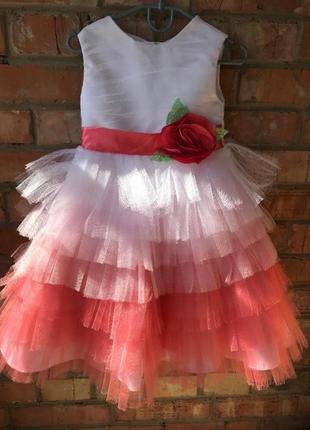 Праздничное платье для маленькой принцессы