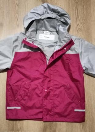 Брендова вітрівка для дівчинки