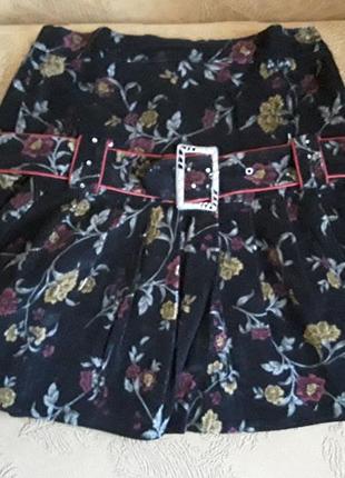 Детская чёрная вельветовая юбка в цветочный принт