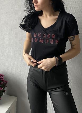 Under armour футболка чорна з великим лого логотипом жіноча спортивна для спорту спорт андер армур