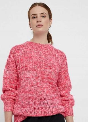 Мягкий розовый оверсайз свитер