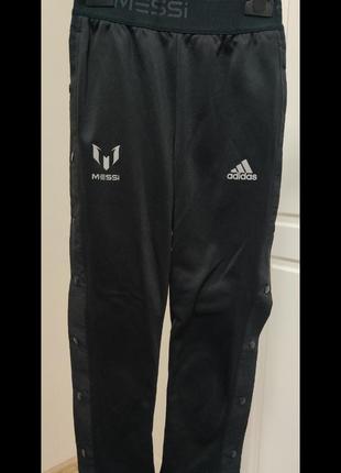 128-134см adidas спортивные брюки messi для мальчика