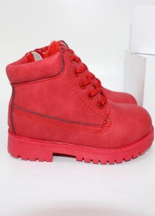 Ботинки для девочек
качественные теплые зимние в красном цвете2 фото