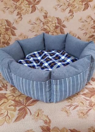 Двухсторонняя лежанка лежак спальное место для кошек и собак размер 45×45 см