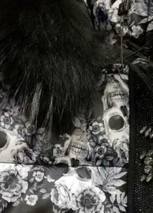 Куртка, пуховик,эксклюзив, занарди,бренд, натуральный мех,принт черепки  цветы.3 фото