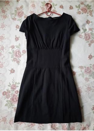Маленькое черное платье короткий рукав1 фото
