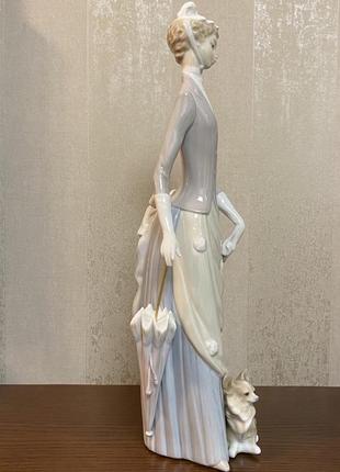 Фарфоровая статуэтка lladro «дама с собачкой».5 фото