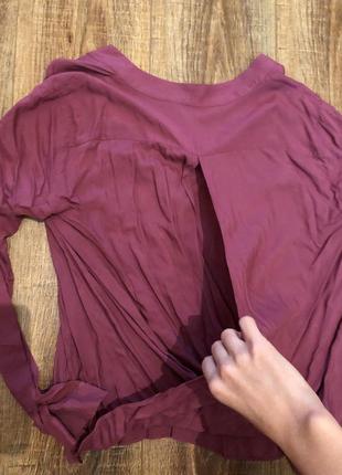 Блуза с карманами и разрезом на спинке рубашка2 фото