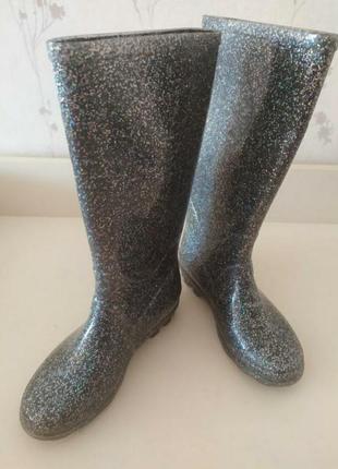 Резиновые сапоги