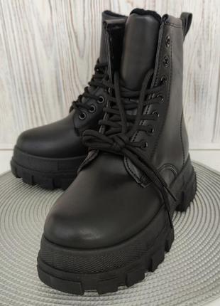 Ботиночки в черном цвете