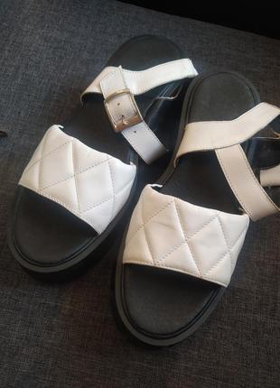 Босоніжки туфлі сандаліі 24,5-25 см нові білі кожа шкіра торг5 фото
