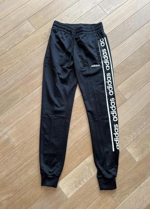 Спортивні штани adidas. оригінал.2 фото