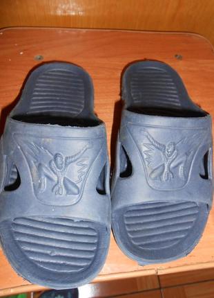 Гумові шльопанці