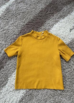 Футболка під горла в рубчик