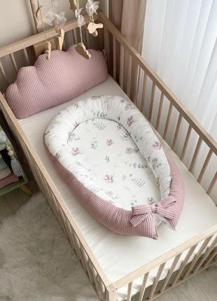 Кокон гнездо для новорожденных для сна, размер 90х65см, поплин и вафля, "nordic" гортензия пудра топ1 фото