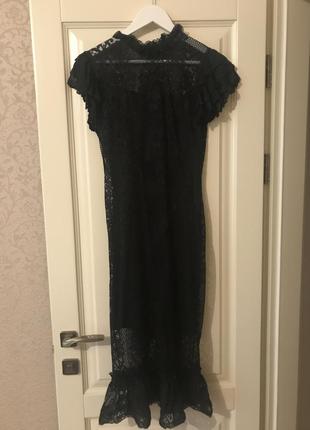 Шикарное платье гипюровое, внутренняя подкладка атлас, турция