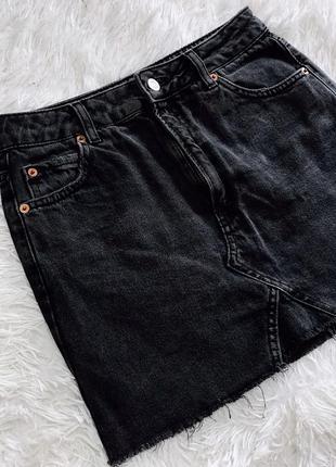 Стильна джинсова спідниця topshop чорного кольору denim