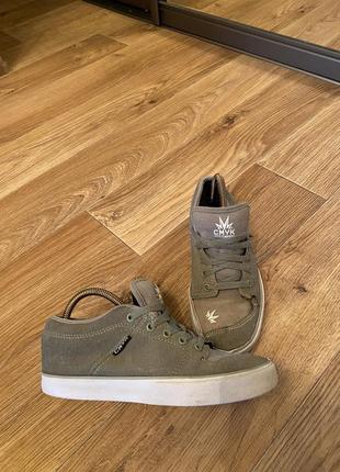 Кроссовки высокие cmyk оригинал 39(24 см)