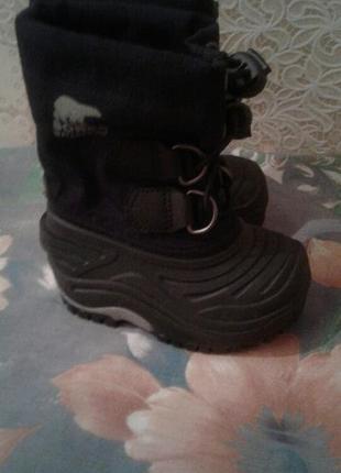 Стильні фірмові чобітки на зиму