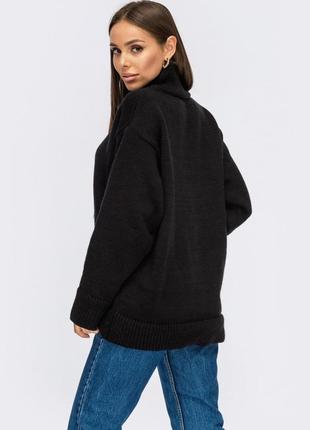 В'язаний жіночий м'який затишний светр вільного крою з високим коміром чорний2 фото