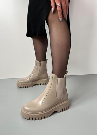Зимові популярні жіночі шкіряні теплі чобітки челсі беж крем з хутром натуральна шкіра зимні черевики ботинки сапожки бежеві кремові зима кожа мех