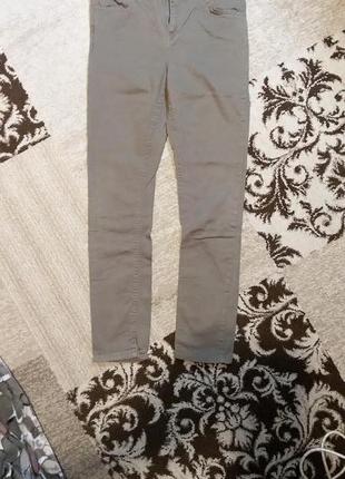 Джинсы серый-хаки, удобная посадка на 31р.