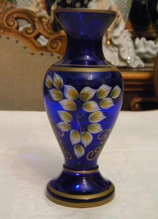 Красивая старинная ваза кобальт лепка позолота роспись богемское стекло чехословакия3 фото