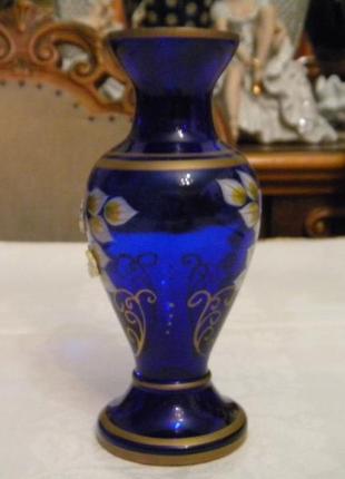 Красивая старинная ваза кобальт лепка позолота роспись богемское стекло чехословакия4 фото