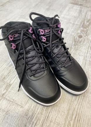 Adidas демосезон кросівки
