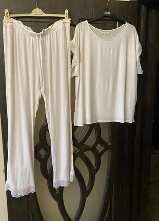 Класна, підамка, ніжно розового кольору, дуже мякенька, від бренду: f&f 👌