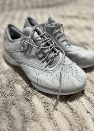 Жіночі кросівки reebok